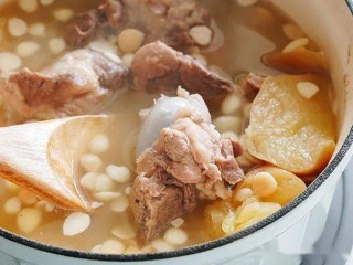 秋季饮食三宜：清淡膳食、常吃蔬果，进补需谨慎