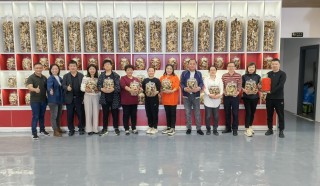 广东省连锁经营协会走访东甲粮仓，探讨新会陈皮与柑普茶市场发展