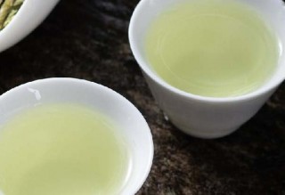 陈皮白茶功效众多，新会陈皮与福鼎老白茶结合好处多