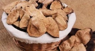 新会陈皮的保健功效与药用作用详解：如何食用以促进消化与健脾养胃