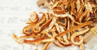 陈皮的神奇功效与适用人群：从健胃化痰到缓解胸腹胀满