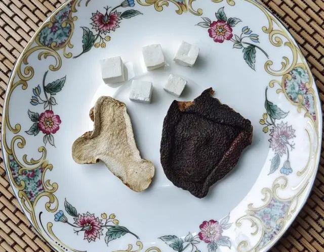 夏季祛湿解暑小妙方：陈皮茯苓茶，你喝对了吗？