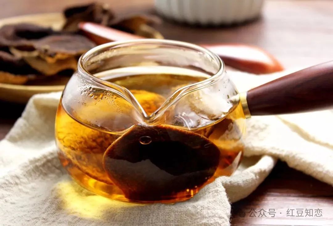 陈皮的功效与作用：理气健脾、燥湿化痰、降逆止呕等