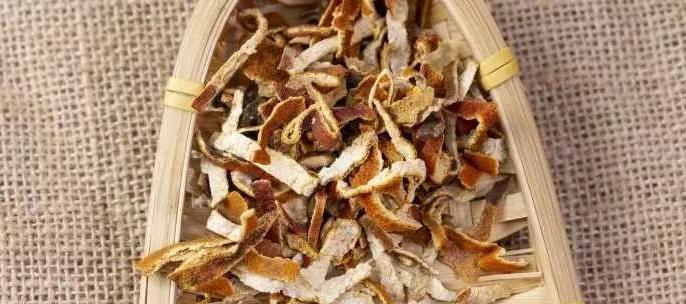 陈皮冰糖水的功效与做法：健脾消食、祛湿化痰的养生饮品