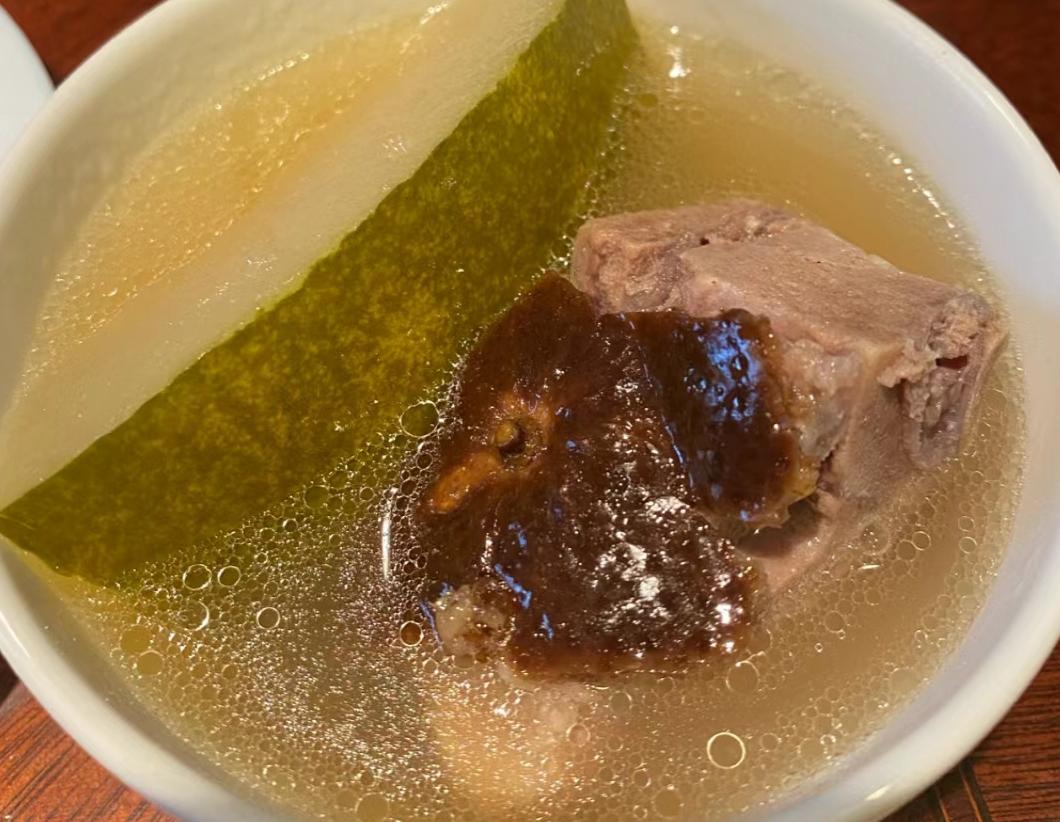探索新会陈皮的传奇：从药用价值到烹饪艺术的宝藏食材之旅