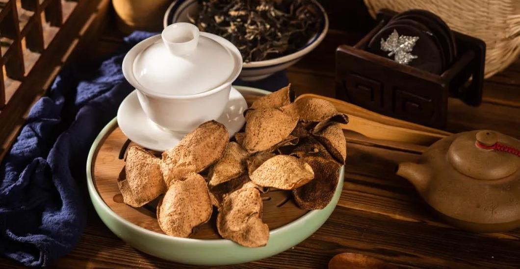 新会陈皮与九制陈皮的区别：药用价值与童年零食的对比