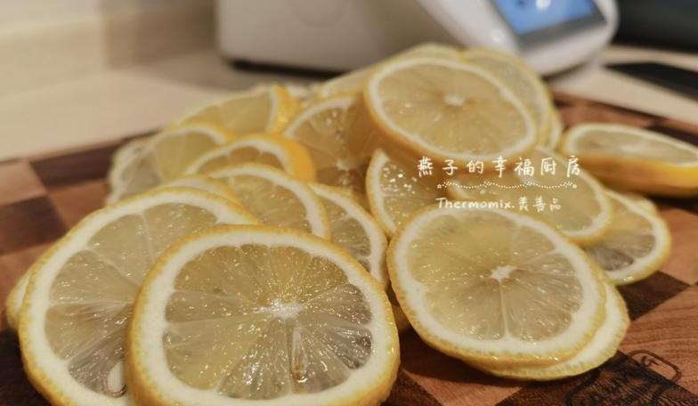 秋季家人咳嗽嗓子疼?古法柠檬膏制作及功效大揭秘